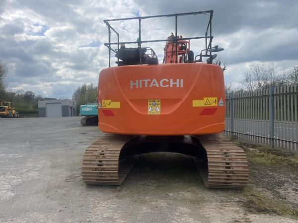 Hitachi ZX225-6