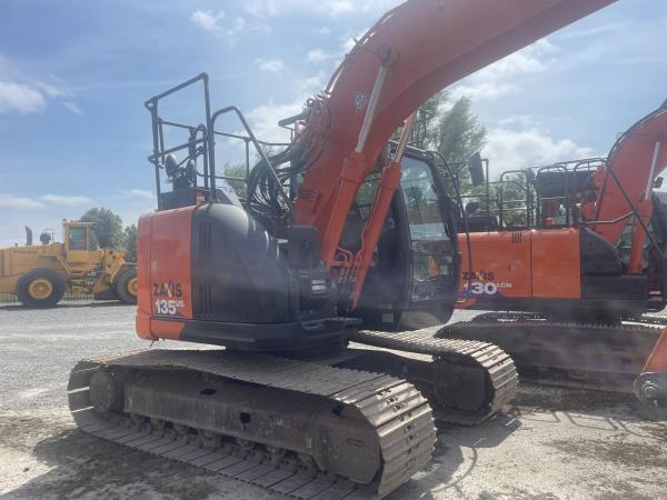 Hitachi ZX135-6